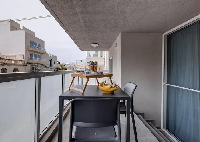 Designer 1 Bed Maisonette Swieqi By Homely Is-Swieqi